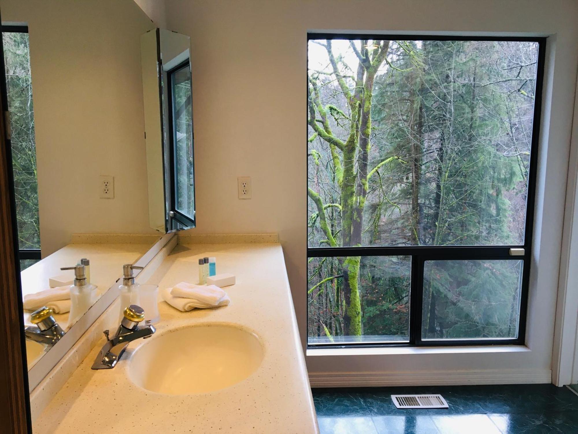 Creekside City Center Suite North Vancouver Eksteriør bilde
